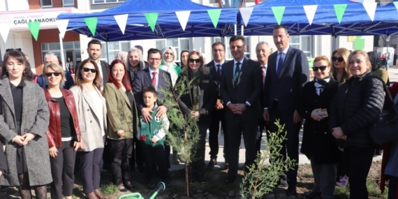 Etimesgut’ta 11 Kasım Millî Ağaçlandırma Günü’nde “Yeşil Vatan”a Fidanlar Umut Oldu!