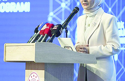 Bakan Göktaş: Kadınlar yapay zeka alanlarına dahil oldukça teknoloji, daha adil ve daha insana dokunan bir hal alacak